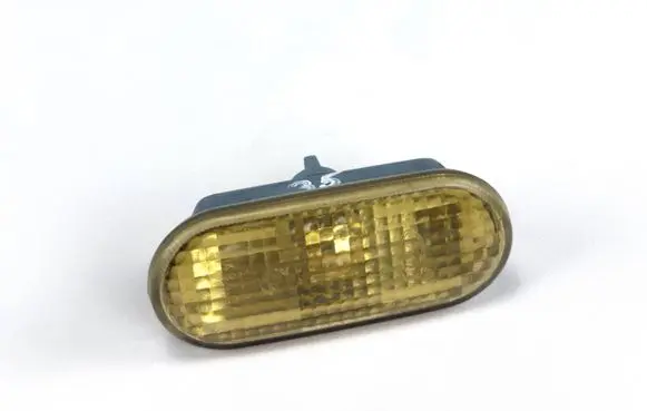 Volkswagen Golf IV Front fender indicator light 1J5949117