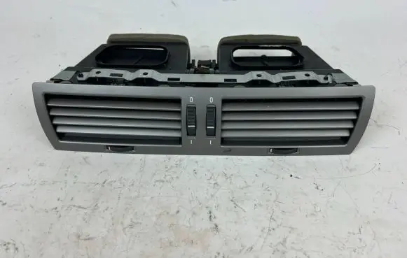 BMW 7 E65 E66 Dash center air vent grill 6911203 8223599 6911204