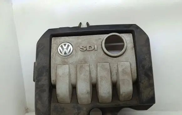 Engine cover (trim)