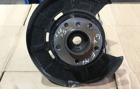 BMW X5 E70 Rear wheel hub 6770983