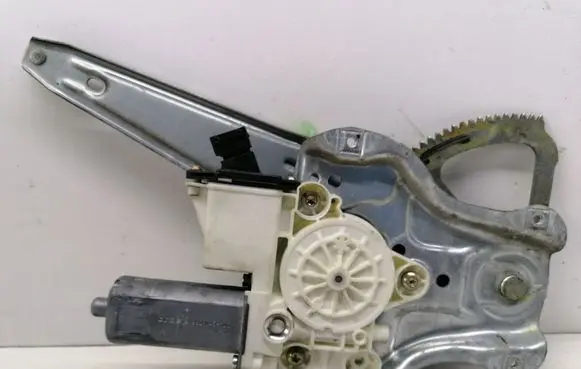 Toyota Corolla E120 E130 Rear door window regulator with motor 6983002100 992045100