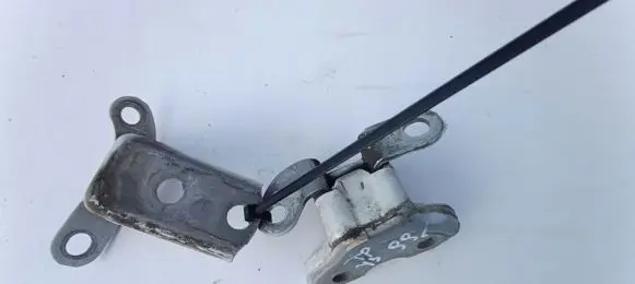 Toyota Yaris Loading door hinge set 