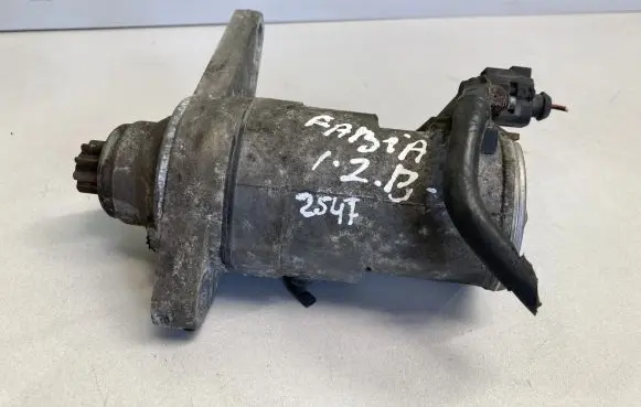Skoda Fabia Mk1 (6Y) Starter motor 02T911024A