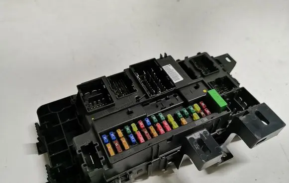 Ford Mustang VI Fuse module FR3T15604BH