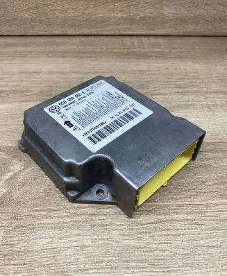 Volkswagen Jetta VI Airbag control unit/module 5C0959655E