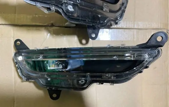 Land Rover Evoque II Front fog light K8D215200