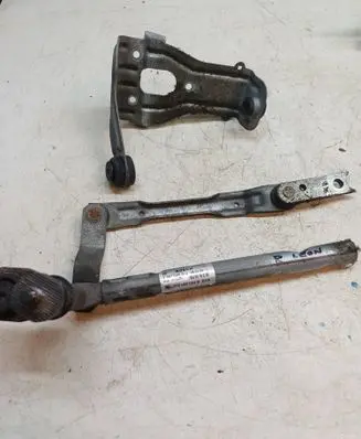 Seat Leon (1P) Front wiper linkage and motor 1P0955024B 3397020918