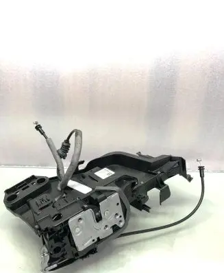 Volvo XC40 Front door lock 31440998