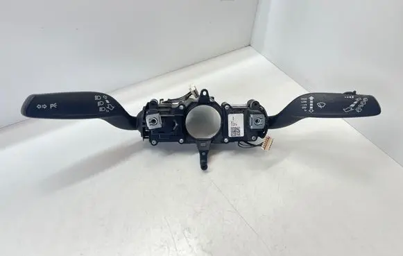 Wiper turn signal indicator stalk/switch