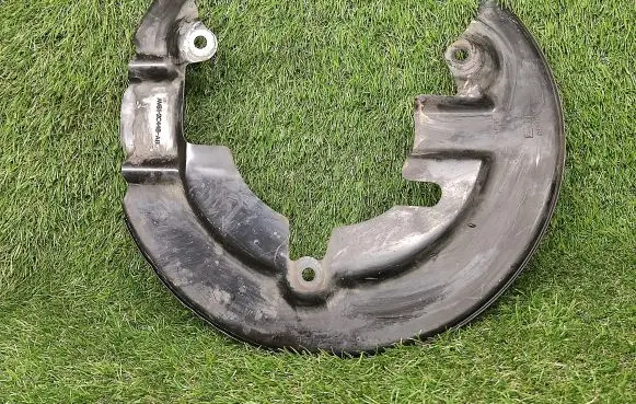 Ford Focus Front brake disc dust cover plate AV612C448AB