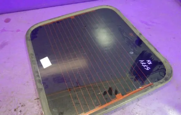 Peugeot Boxer Front door window glass four-door