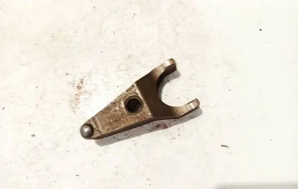 Toyota Avensis T250 Fuel Injector clamp holder 