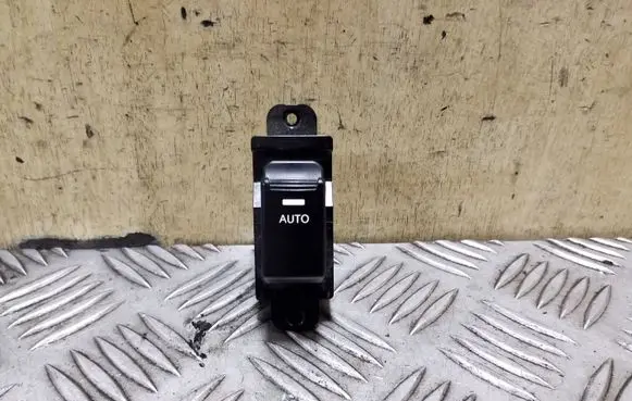 KIA Sorento Electric window control switch