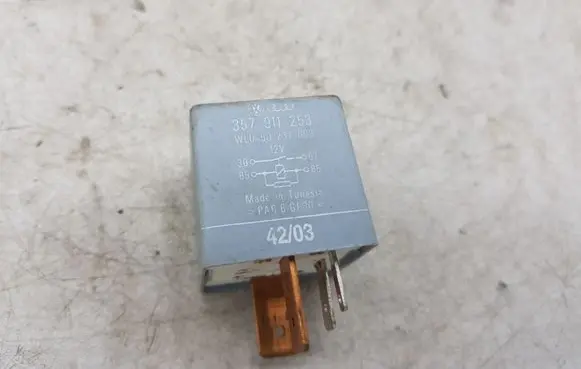 Volkswagen Touareg I Other relay 357911253 WL050237003