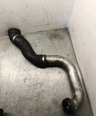 BMW 5 E60 E61 Intercooler hose/pipe 7789052