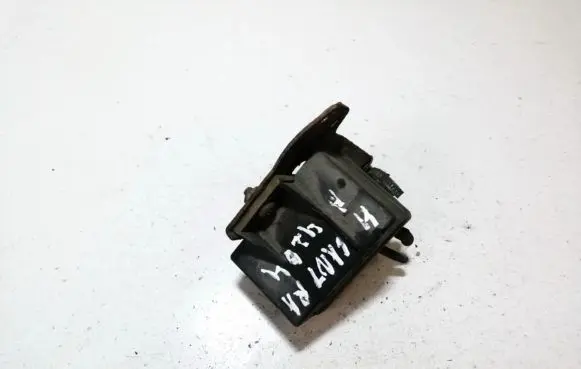 Hyundai Lantra II Glow plug pre-heat relay 0281003009