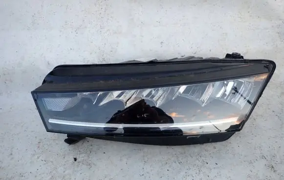 Skoda Octavia Mk4 Headlight/headlamp