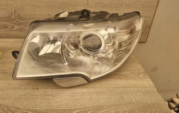 Skoda Superb B6 (3T) Headlight/headlamp 3T1941015C