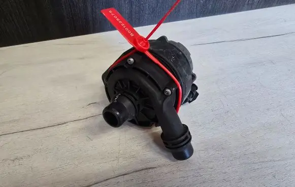 BMW i3 Electric auxiliary coolant/water pump 8679882