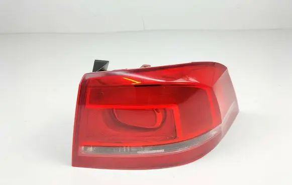 Volkswagen PASSAT Rear/tail lights 3AE945096C 90004826