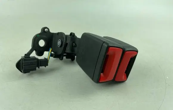 Skoda Superb B8 (3V) Middle seatbelt buckle (rear) 3V0857739A