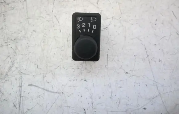 Nissan Primera Headlight level height control switch