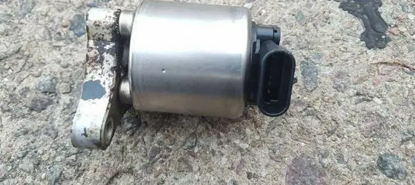 Opel Vectra B EGR valve M21228