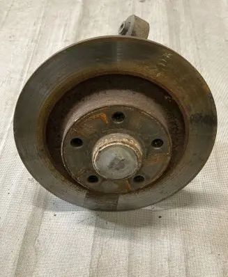 Renault Latitude (L70) Rear wheel hub spindle/knuckle 
