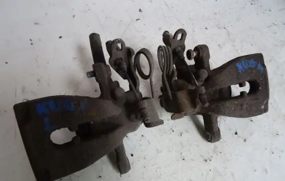 Ford Kuga I Rear brake caliper