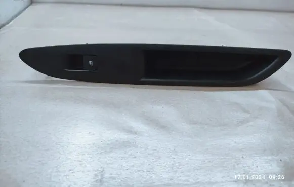 Opel Mokka X Electric window control switch 95025525