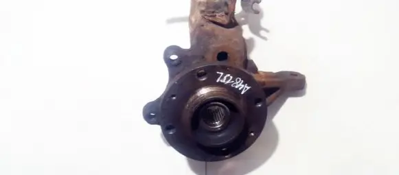 Citroen Xsara Picasso Front wheel hub