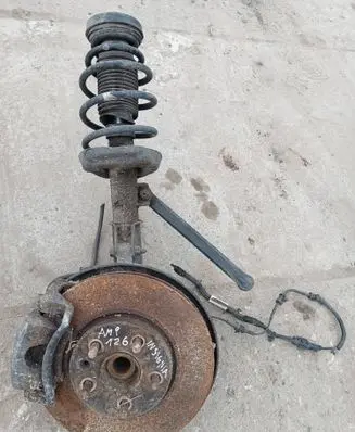 Front wheel hub spindle knuckle