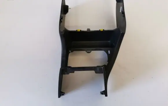 Renault Twingo III Gear shifter surround trim plastic 681044476R