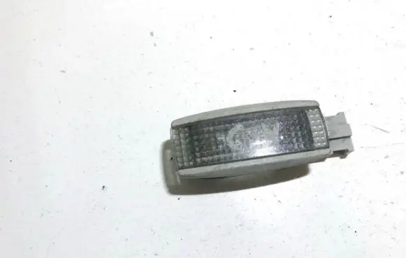 Volkswagen PASSAT B5 Other interior light 3b0947113