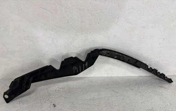 Skoda Octavia Mk2 (1Z) Front bumper mounting bracket 00101113931600100 1Z0807184