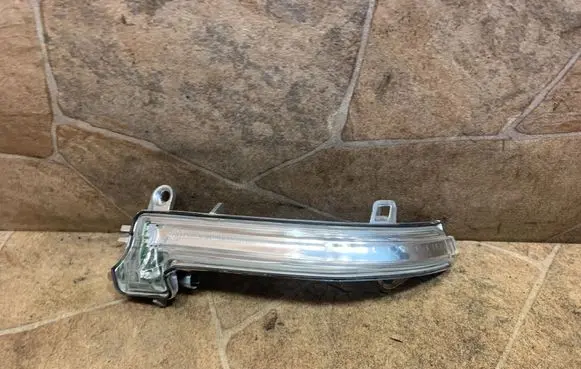 BMW 3 F30 F35 F31 Mirror indicator light 7280771