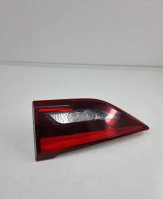 Toyota Avensis T270 Tailgate rear/tail lights