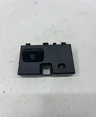 BMW 3 G20 G21 USB socket connector 6807232 106038803C 584507
