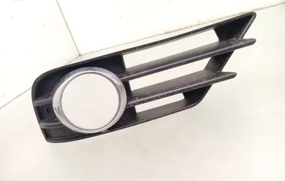 Mercedes-Benz R W251 Front fog light trim/grill A2518850453