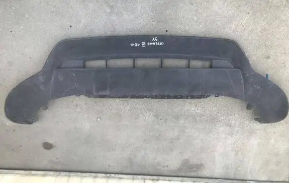 Front bumper lip