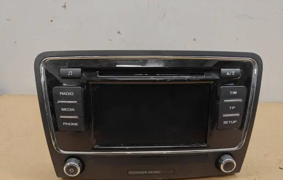 Skoda Superb B6 (3T) Radio/CD/DVD/GPS head unit 3T0035156G