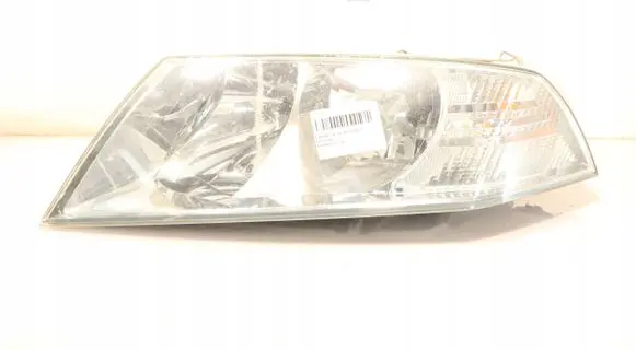 Skoda Octavia Mk2 (1Z) Headlight/headlamp
