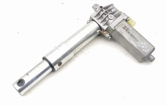 BMW X5 E70 Seat adjustment motor 8320447
