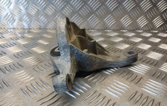 Ford Focus Gearbox mounting bracket 3M516P093AE