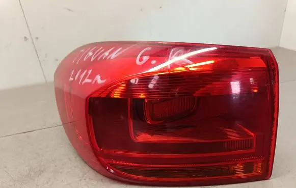 Volkswagen Tiguan Rear/tail lights 5N0945095Q 2SD010736 07120106