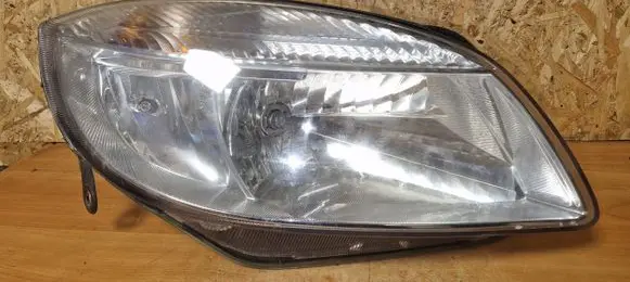 Skoda Fabia Mk2 (5J) Headlight/headlamp 6651114R 5J1941018A