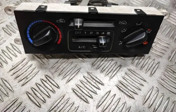Subaru Forester SG Climate control unit 8M25