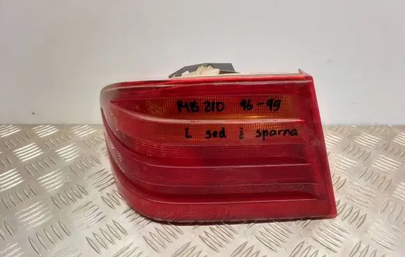 Mercedes-Benz E W210 Rear/tail lights A2108200564