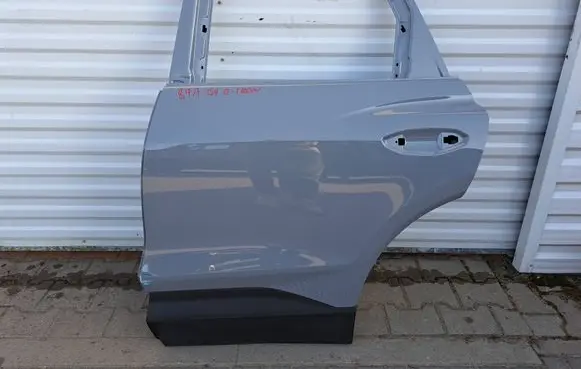 Audi Q4 e-tron Rear door 