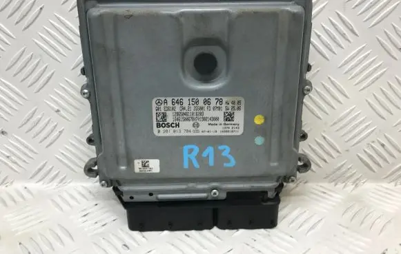 Mercedes-Benz Vito Viano W639 Engine control unit/module A6461500678
